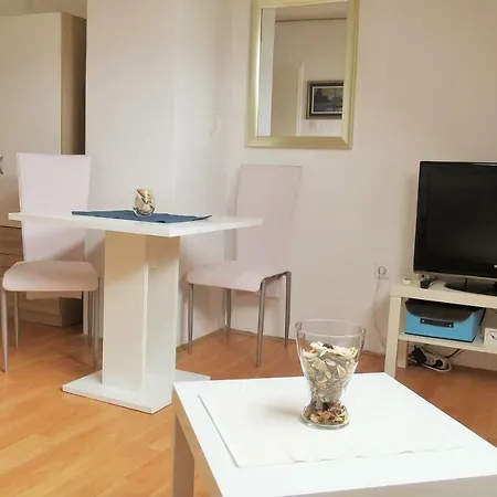 Mia Airport Studio Apartment - 0-24H Self Check In&Out - Parking On Site Velika Gorica Exterior photo