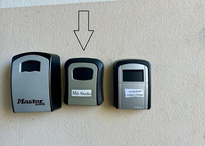 Mia Airport Studio Apartment - 0-24H Self Check In&Out - Parking On Site