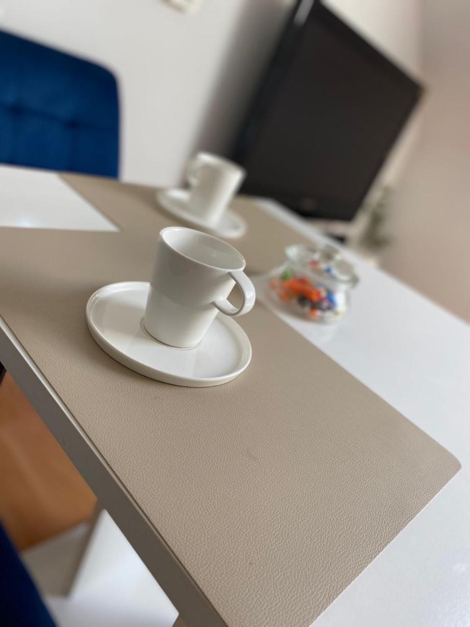 Apartment Mia Airport - 0-24h Self Check In&out - Parking On Site *
