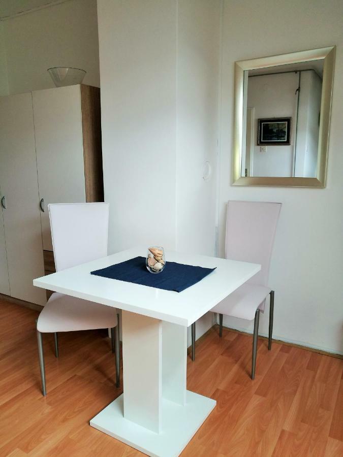 Mia Airport - 0-24h Self Check In&out - Parking On Site Apartment Velika Gorica